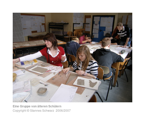 Eine Gruppe von älteren Schülern