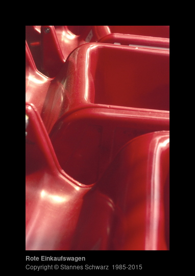 Rote Einkaufswagen